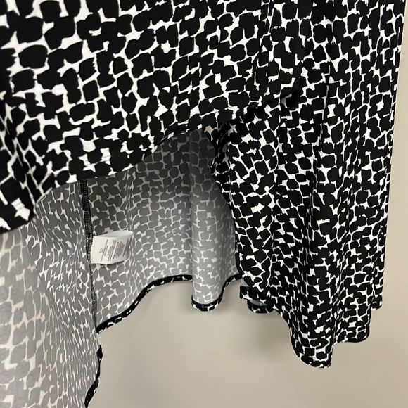 $228 BCBG MaxAzria Sleeveless V-Neck Black White Carmelle Faux Wrap Dress - Picture 3 of 7